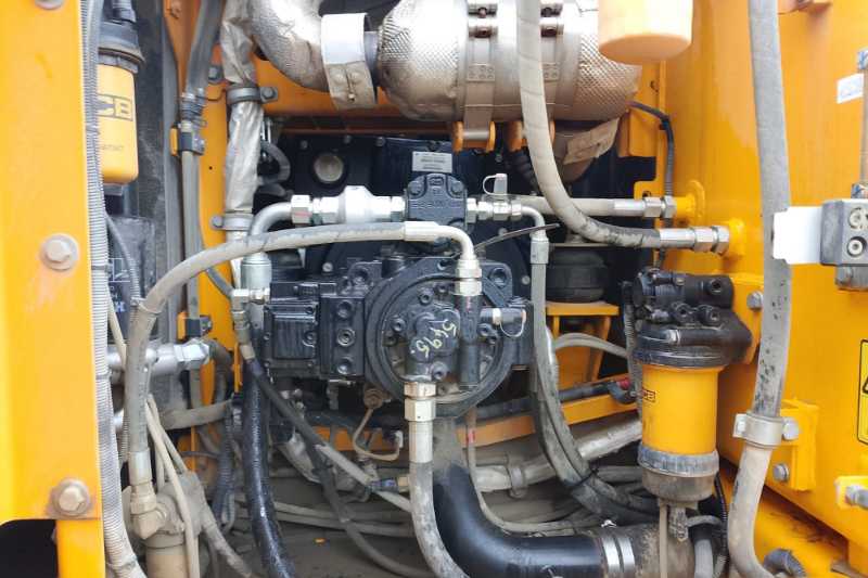 OmecoHub - Immagine JCB JS235HD
